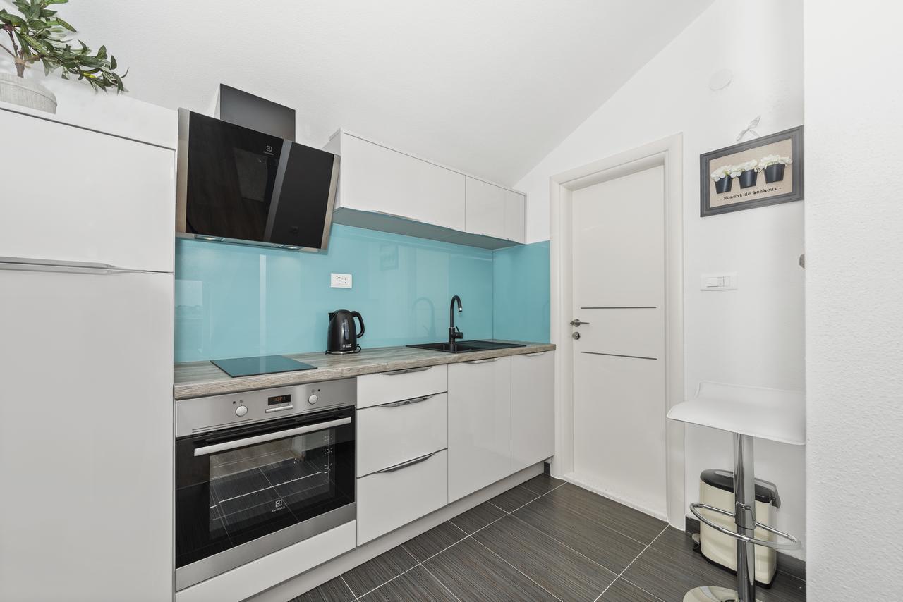 Apartment Nikola Трогір Екстер'єр фото