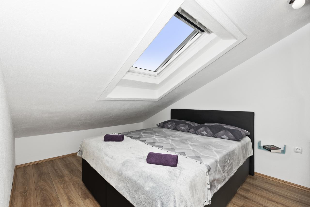 Apartment Nikola Трогір Екстер'єр фото