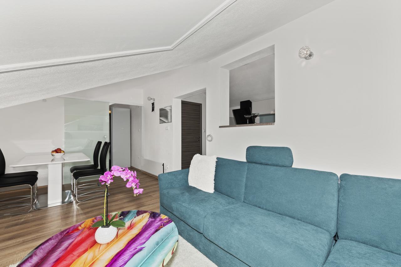 Apartment Nikola Трогір Екстер'єр фото