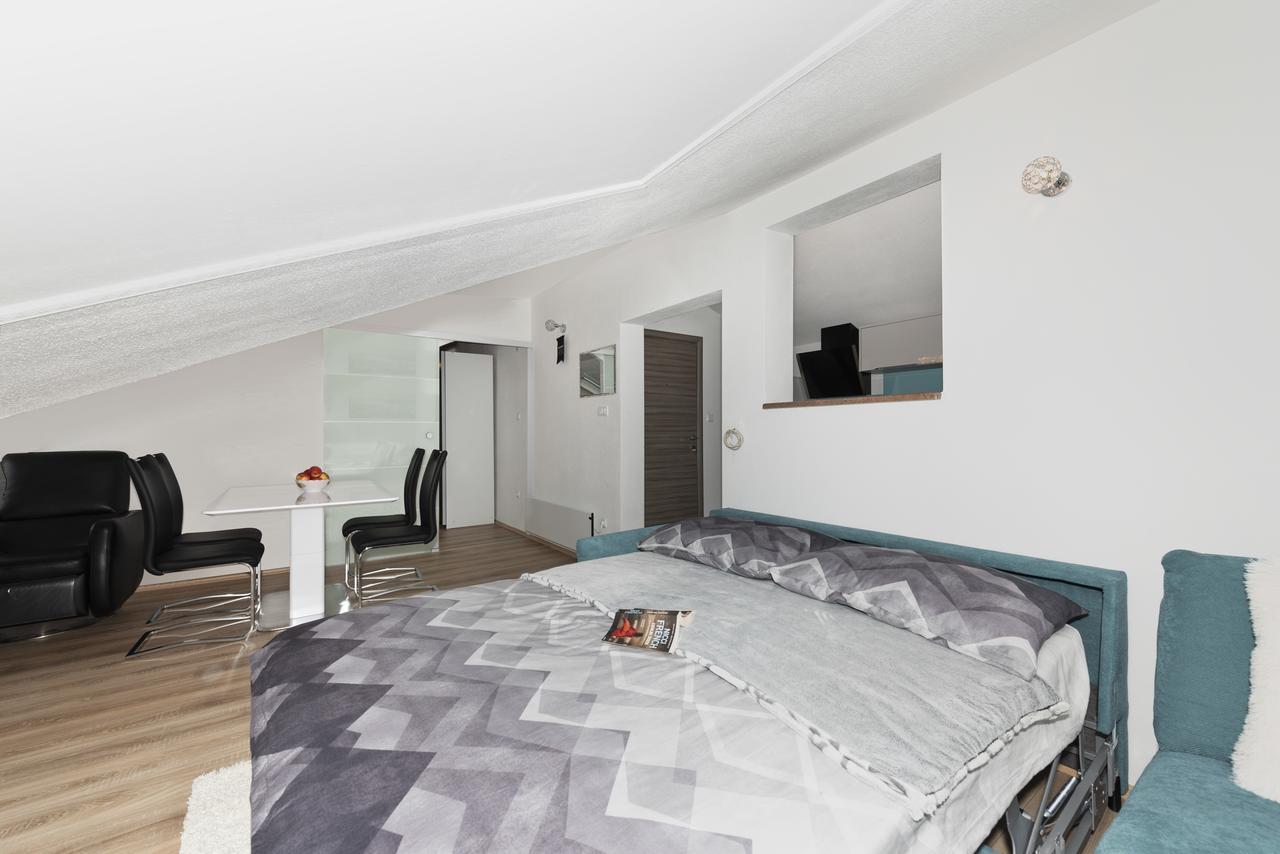 Apartment Nikola Трогір Екстер'єр фото