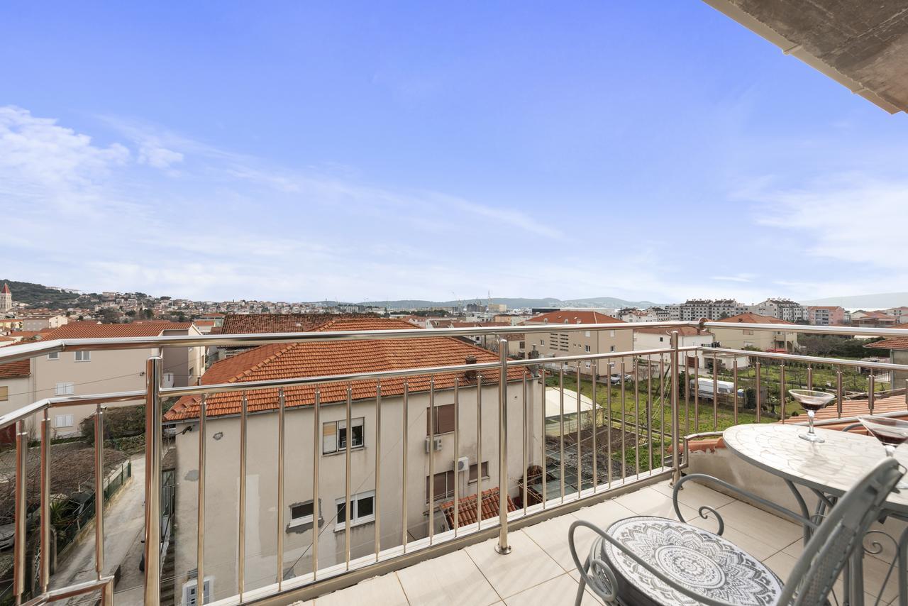 Apartment Nikola Трогір Екстер'єр фото