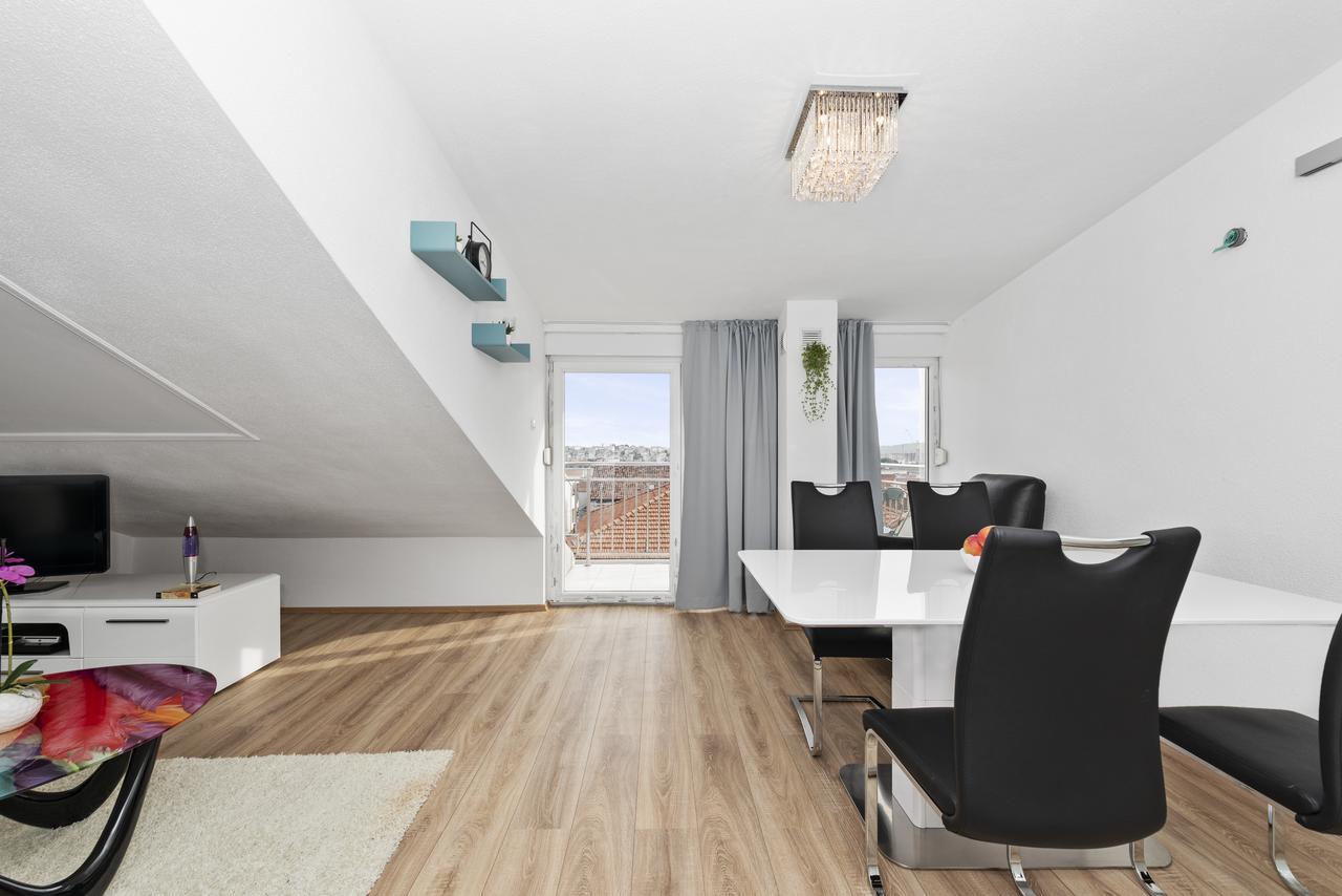 Apartment Nikola Трогір Екстер'єр фото