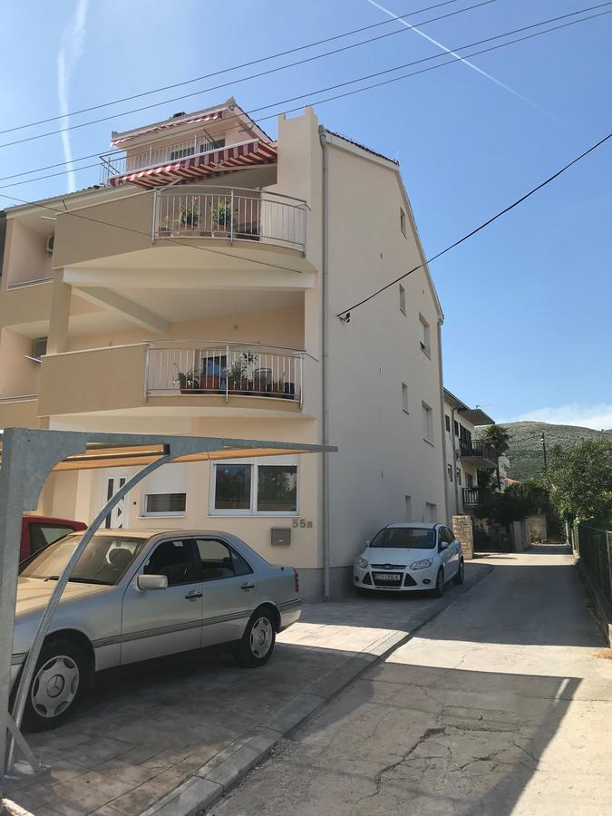 Apartment Nikola Трогір Екстер'єр фото